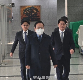 '허위 사실 공표 혐의' 서거석 전북교육감, 항소심서 '당선 무효형'