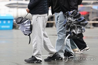 '산불' 잡는 반가운 단비 될까⋯전북 강수량 5mm 내외