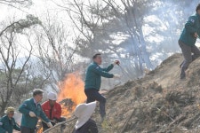 순창 쌍치면 대형 산불 확산 막아