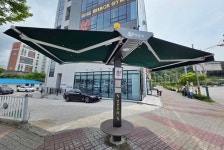 정읍시, 도심 곳곳에 ‘스마트 그늘막’…폭염 속 보행자 안전 강화