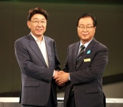 [완주·전주 통합]단체장 첫 양자 토론⋯우 시장 주민투표 vs 유 군수 여론조사