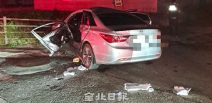 군산 교차로서 차량 2대 충돌…3명 사상