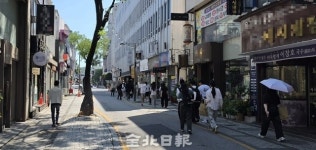 [현장 속으로] 방문객 못 따라가는 주차장⋯전주 웨딩거리 골머리