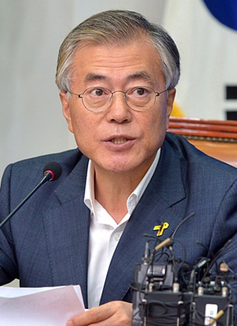 문재인, '허위사실 유포' 네티즌 7명 명예훼손 혐의로 고소