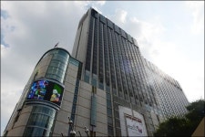 롯데그룹, 삼성과 3조원 화학업계 사상 최대 빅딜