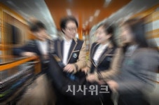 스쿨룩스 교복서 발암물질… 학생들 어쩌나