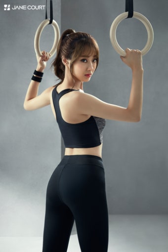 나인뮤지스 경리, 제인코트 전속모델 발탁