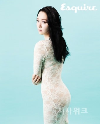 이유영, 보일 듯 말 듯 시스루 패션 