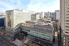 일송 윤덕선 이름에 오명 남긴 강동성심병원 임금체불 논란