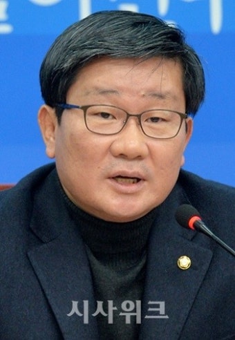전해철 vs 이재명, 본선 같은 경기지사 후보 경선
