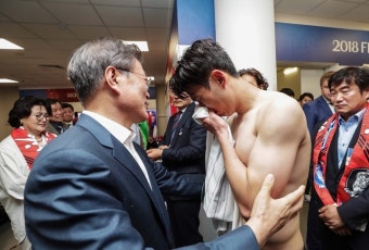문재인 대통령의 러시아 순방 강행군이 감기몸살 원인