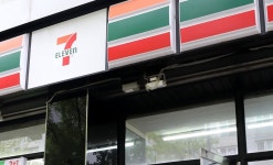 독립 운동에 빠진 편의점… 세븐일레븐은 뒷짐