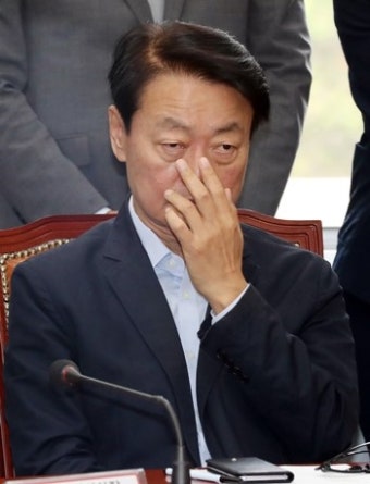 한선교, 한국당 사무총장직 자진사퇴… 막말 논란 부담 관측