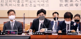 한동훈의 '김어준·황운하 직업적 음모론자′ 발언 파문