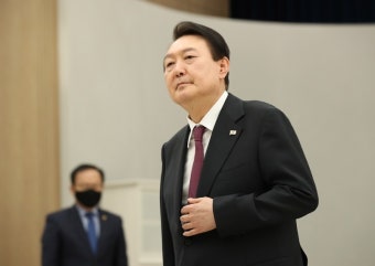 윤석열 대통령, ′관저 정치′ 본격화 하나
