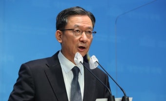 국민의힘, '이재명 측근' 면회한 정성호 '맹폭'