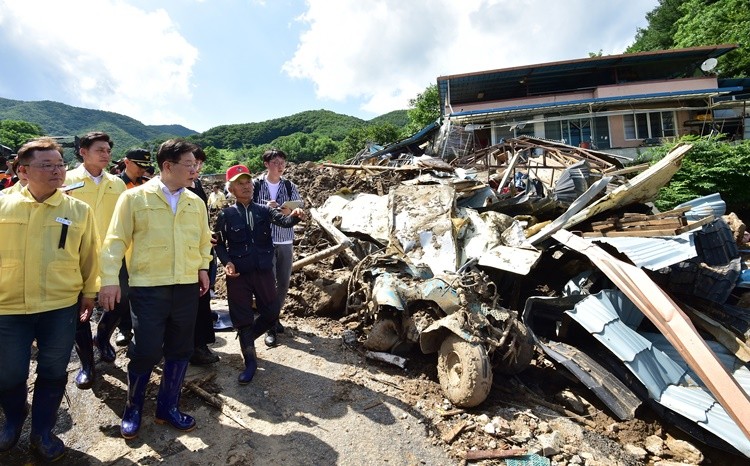 이재명 대통령, 호우 피해 현장 직접 점검하고 복구 계획 보고