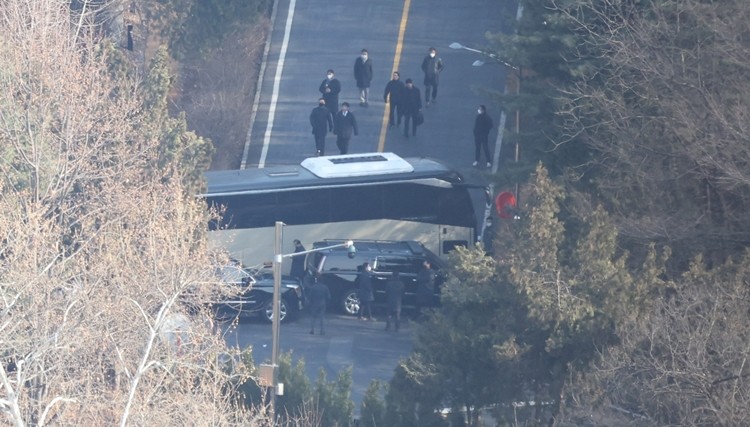 특검, 윤석열 전 대통령 체포 집행 실패...2차 시도도 무산