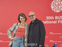 [30th BIFF] "연기 아닌 삶"… 밀라 요보비치, 