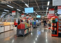 [르포] 지속 영업합니다… 줄폐점에 위기감 감도는 홈플러스 강서본점