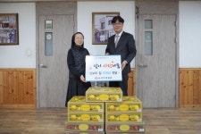 한국주택협회, 설 맞아 노인복지시설 인보의집에 후원금 전달