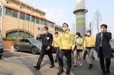 박선호 국토부 차관, 대구 달서구 임대주택 단지 방역 점검