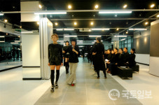 부산시설공단, 서면지하도상가서 시니어 패션쇼 청춘리턴즈 부산 개최