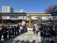 사상구, 재첩국 아지매 조형물 제막… 지역 정체성 담은 상징물 완성