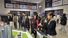 비규제 호재·분양가 상한제 적용… 시흥거모 엘가 로제비앙 견본주택 아침부터 북새통