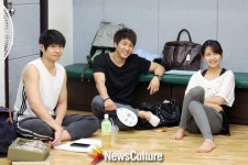 포토뉴스 노래방에 모인 사람들, 연극 ‘우리 노래방 가서 얘기 좀 할까?’ 연습실