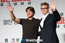 [영화스케치] 톰 크루즈 ‘이 정도면 친한 배우!’…‘미션 임파서블5’ 내한 기자회견