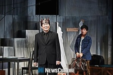 [현장스케치] 배우, 죄의식, 그리고 아버지의 이야기…연극 ‘박웅의 수상한 수업’