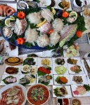 ‘자연산 회’ 별미 찾아 속초 동명항 맛집 탐방