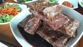 봄철 입맛 돋우는 식도락여행… 포천이동갈비맛집 ‘바위섬 가든’에서 갈비 뜯고 아라비카 원두커피 한잔