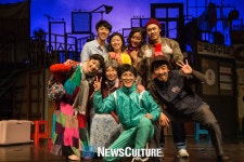 뮤지컬 ‘빨래’ 중국 라이선스 공연 베이징서 개막…관객 호평으로 하반기 무대까지