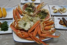 연휴 끝자락 속초 여행...바다 향 ‘물씬’ 대게, 물회 즐기는 동명항 맛집 힐링 코스도 좋아