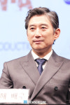 [NC포토] 넌버벌 퍼포먼스 ‘난타’ 김원해, 정갈한 슈트 입은 모습
