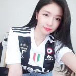 [인방]‘축구 여신’ BJ세경 유니폼입고 호날두 팬 인증!