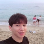 [인방]‘해변의 왕자’ BJ창현, 훈훈한 미소 발산 ‘여심 올킬’