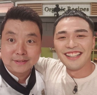 [#별별샷]정호영 셰프…래퍼 마이크로닷과 ‘스마일’