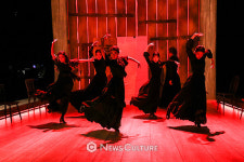 [NC포토] 뮤지컬 베르나르다 알바 강렬한 프롤로그