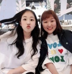 [#별별샷]개그우먼 이수지, 배우 박보미와 함께 ‘스마일’