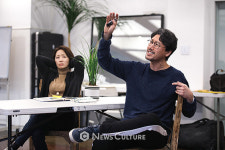 [NC현장] 몰입 100%, 개막 목전에 둔 연극 그와 그녀의 목요일 연습 현장