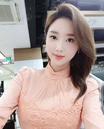 [#별별샷]‘김종민황미나’ 황미나 기상캐스터, 여신 비주얼 자랑하는 셀카 재조명