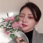 아프리카TV BJ꽃님, 부케 들고 우월한 꽃미모 과시 ‘눈길’