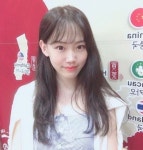 트위치티비(TV) 스트리머 도읍지, 청순한 미모 뽐내며 한 컷