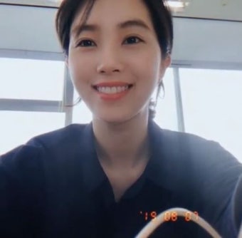 강지영 아나운서, 셀카로 전한 심쿵 유발하는 미소
