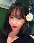 아브라헤어살롱 | '아브라' 나르샤, 시선을 사로잡는 매혹적인 눈빛 '나이는?'
