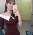 '예쁨 한가득' 김민형 아나운서, 거울 셀카로 환한 미소와 함께 전한 근황