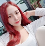 아프리카TV BJ이월, 걸그룹 센터급 미모 과시 ‘레드 컬러 헤어도 찰떡’